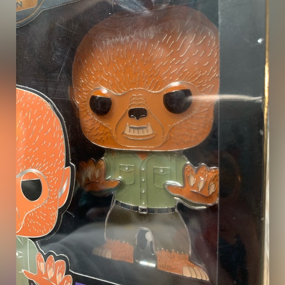 Funko Pop Oversized Pin - Universal Monsters Wolf Man 08 - Picture 3 of 4